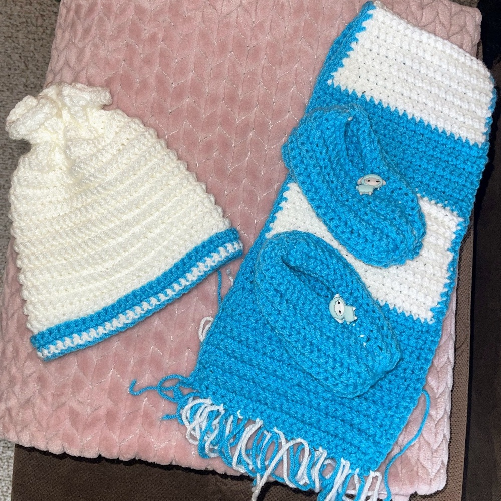 Crochet baby set